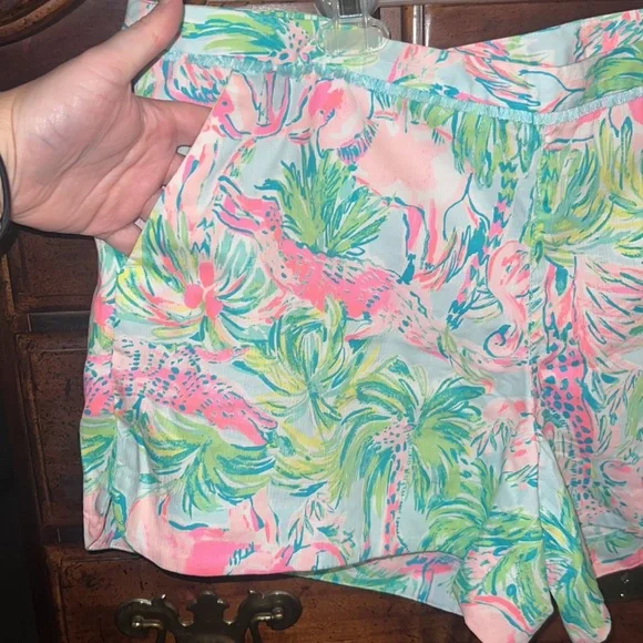 New with tags Lilly Pulitzer size 16 4” Adie Short Seasalt Blue On Parade Print - Picture 8 of 14
